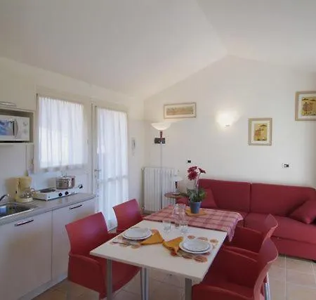 Hotel apartamentowy Budget Village - Porto Letizia