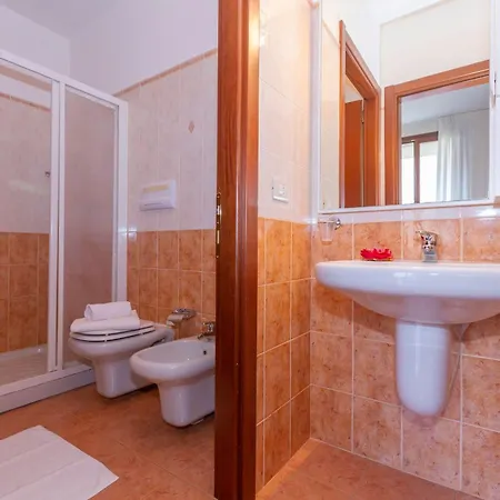 Porto Letizia Aparthotel Porlezza