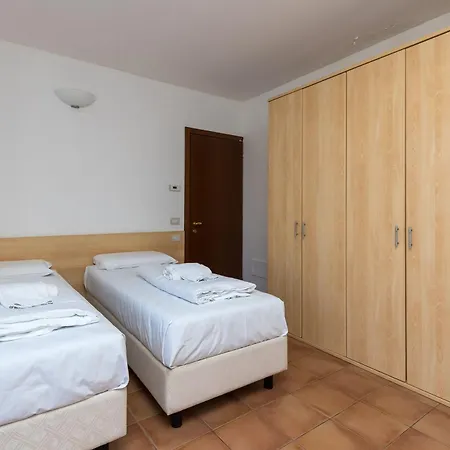 Budget Village - Porto Letizia 2* Porlezza