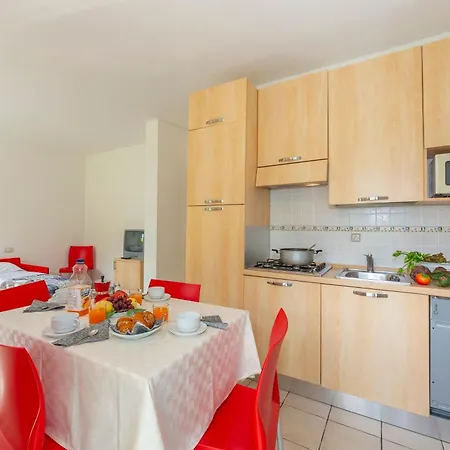 Budget Village - Porto Letizia 2*
