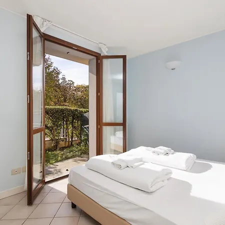 Hotel apartamentowy Budget Village - Porto Letizia