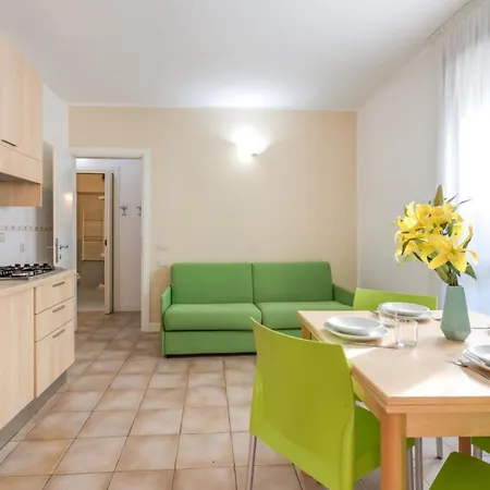 Budget Village - Porto Letizia 2*