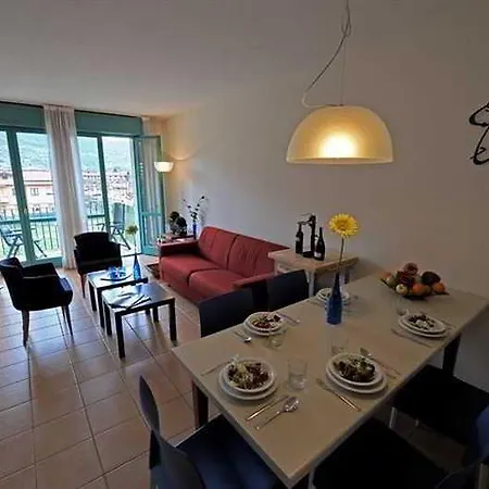 Budget Village - Porto Letizia Porlezza