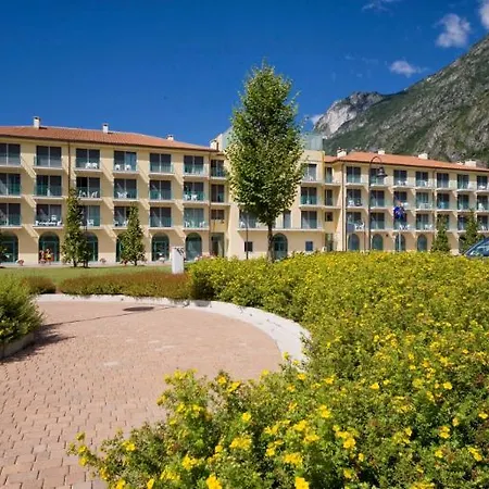 Budget Village - Porto Letizia Porlezza
